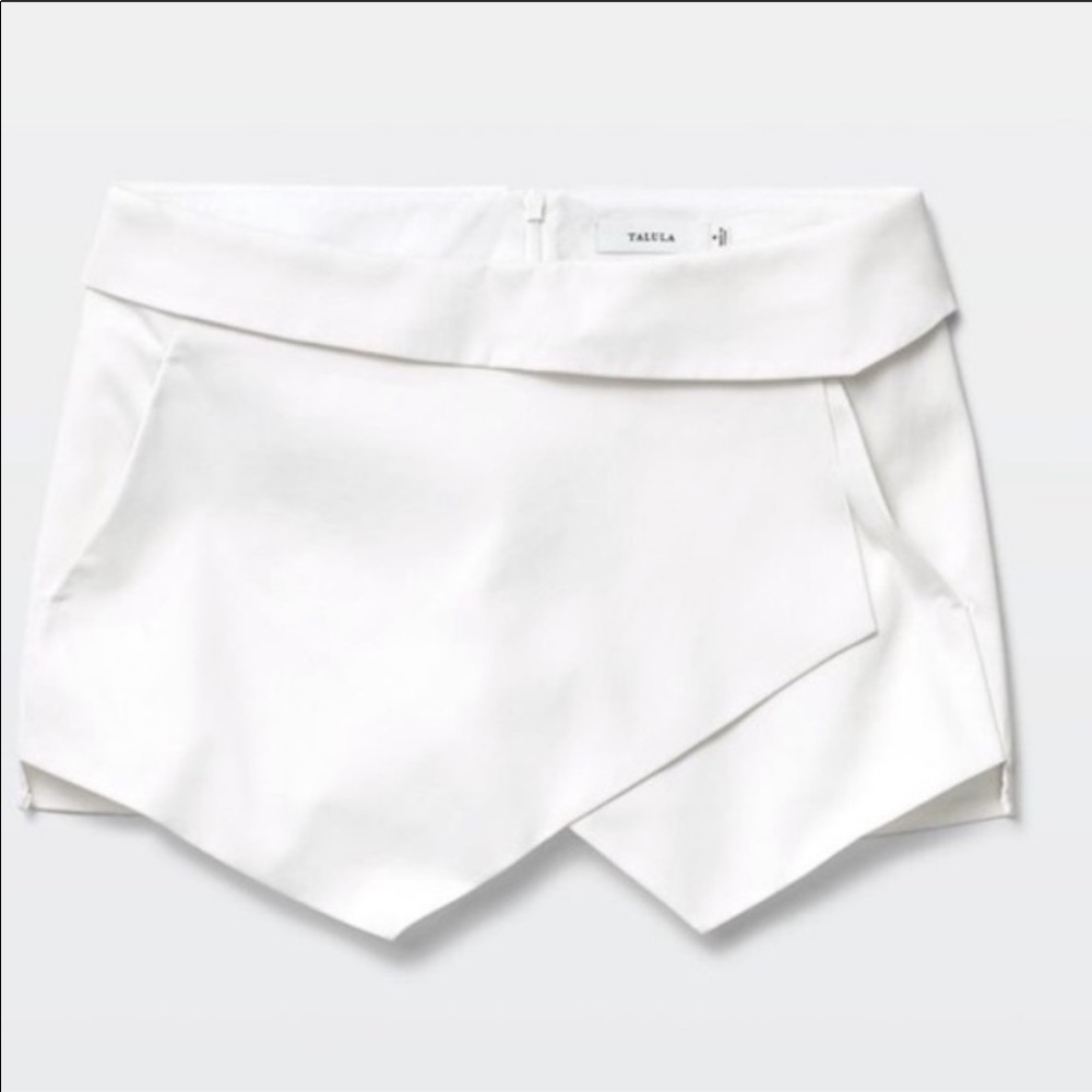 White Aritzia Talula Berklee Skort